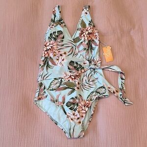 🏖️Kona Sol one piece bathing suit. Medium. Tie front. NWT. Floral.